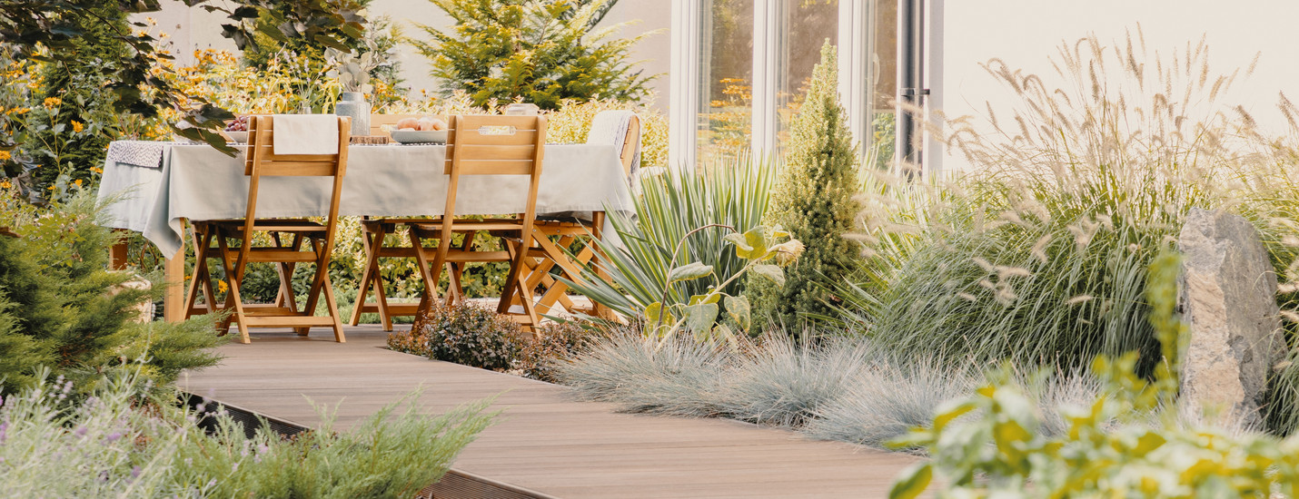 TERRASSE, ZAUN, MÖEBEL, GRILL... BEI UNS FINDEN SIE ALLES FÜR GARTEN & BALKON