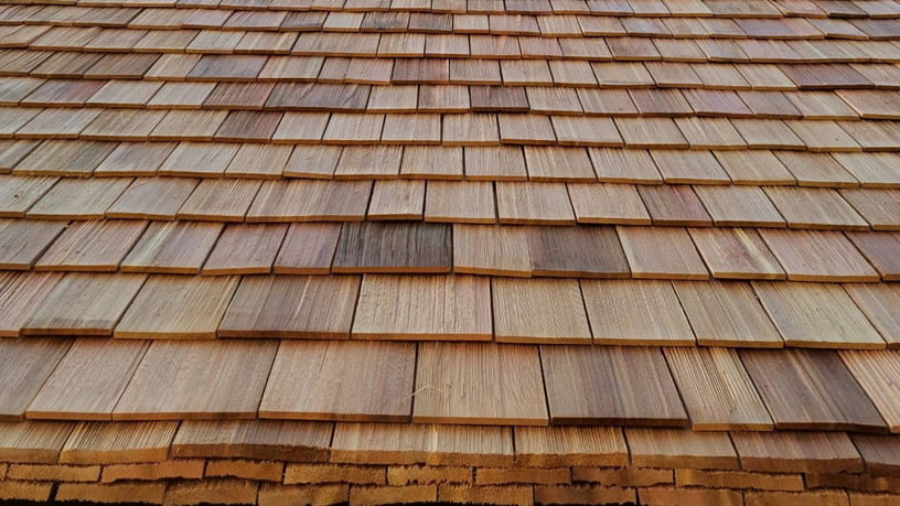 Dacheindeckung mit Holz Schindeln von Holz Junge