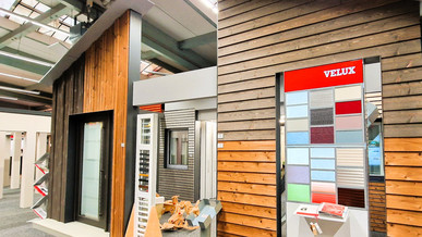 Fassadenverkleidungen zum Anfassen in der neuen Holz Junge Ausstellung